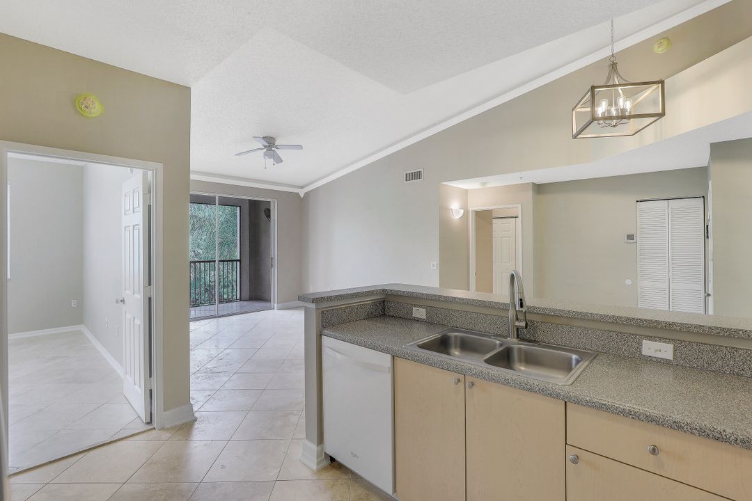 1150 Reserve Way #303, Naples, FL 34105