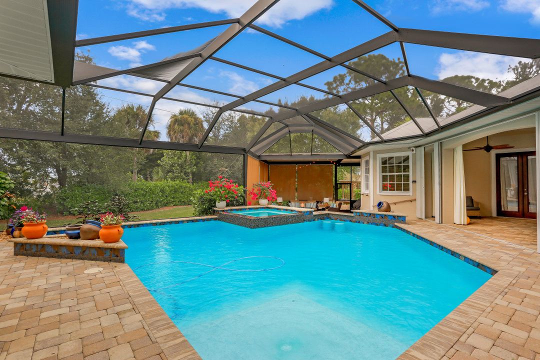 1817 Piccadilly Cir, Cape Coral, FL 33991