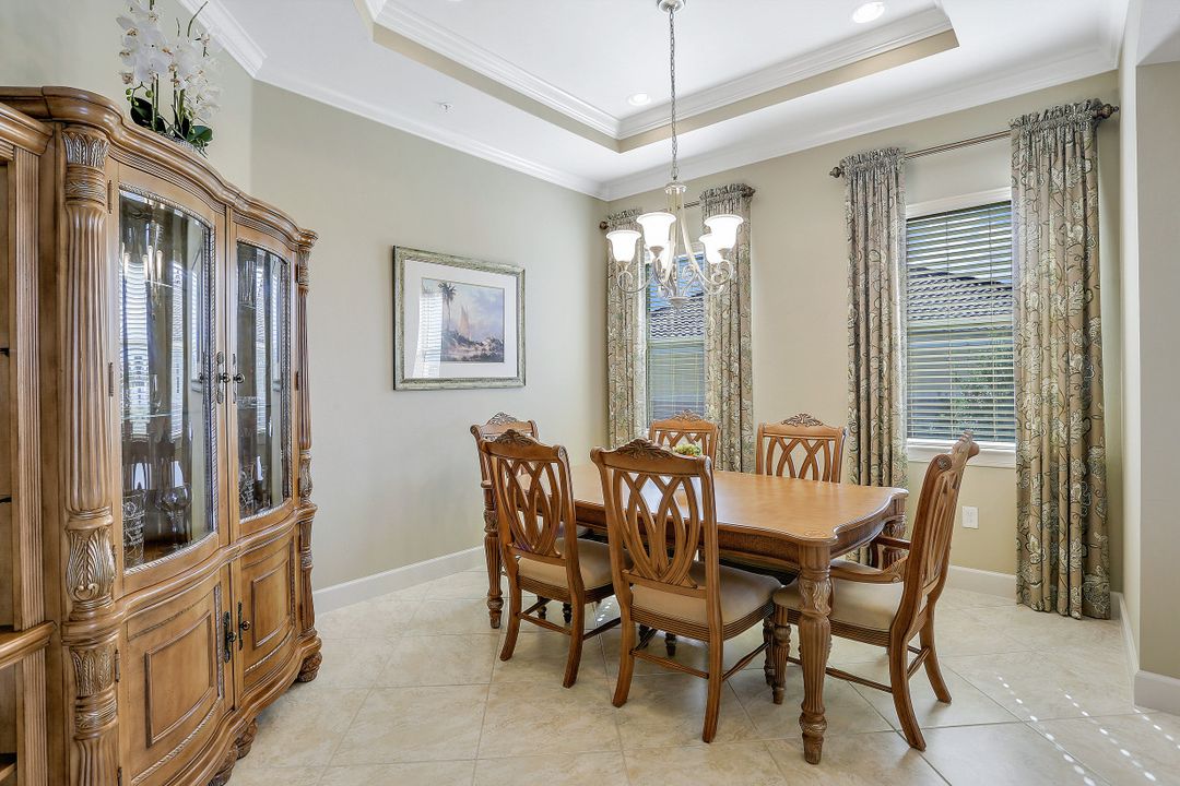 9060 Siesta Bay Dr #201, Naples, FL 34120
