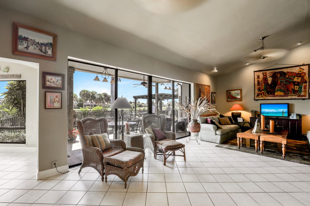 28419 Sombrero Dr, Bonita Springs, FL 34135