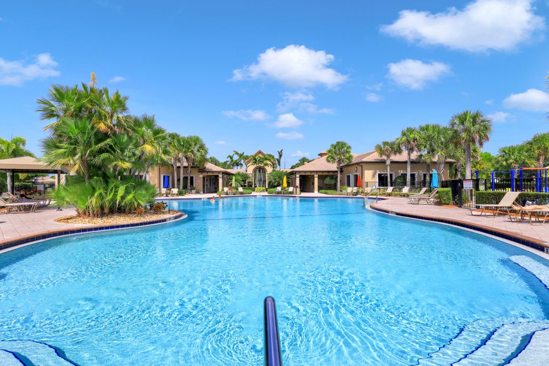 10157 Silver Maple Ct, Fort Myers, FL 33913