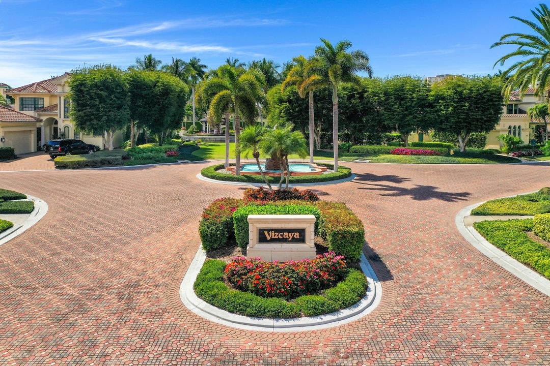 8089 Via Vecchia, Naples, FL 34108