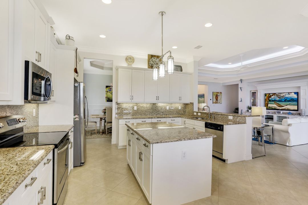 3883 Gibralter Dr, Naples, FL 34119