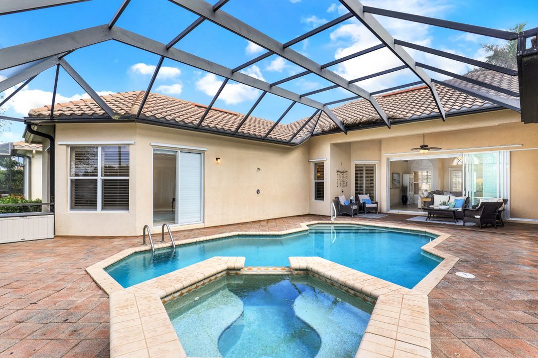 919 Tivoli Ct, Naples, FL 34104