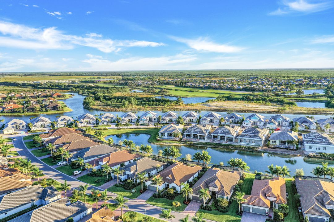 3274 Belon Ln, Naples, FL 34114