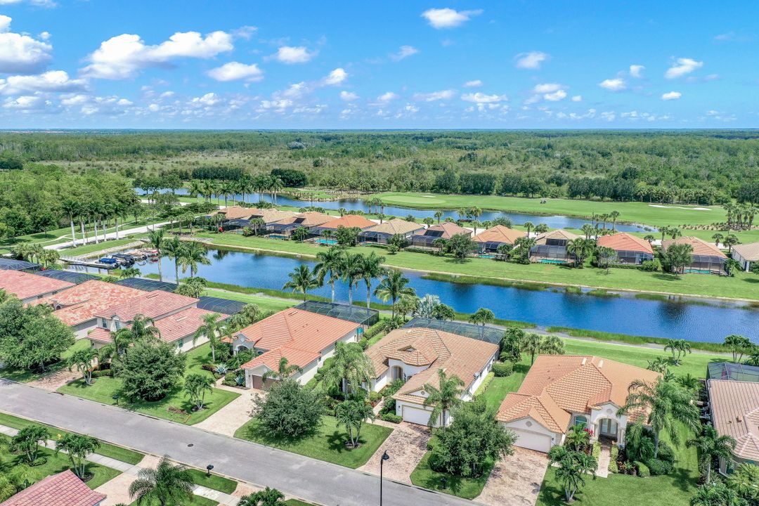 9403 Copper Rock Ct, Naples, FL 34120