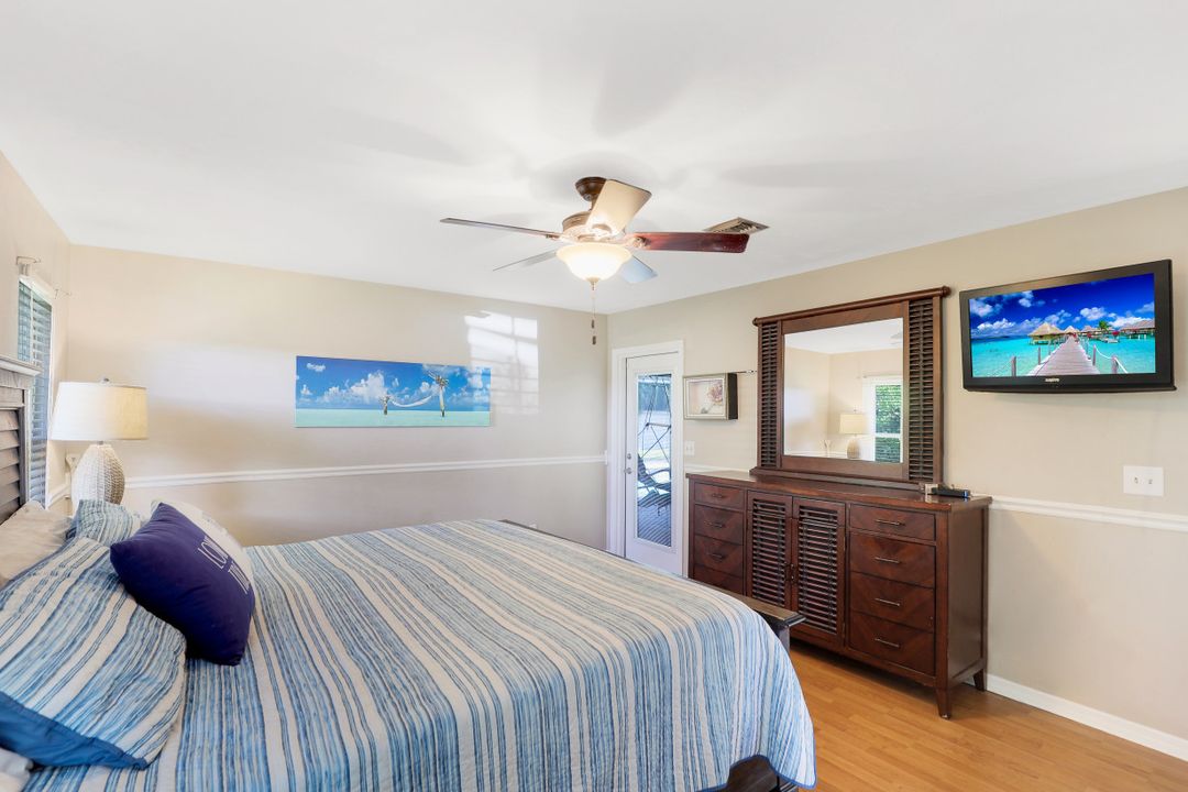 10430 Windsor Way, Naples, FL 34109