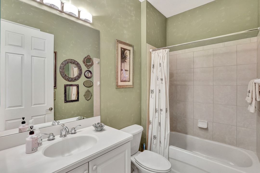 7838 Hawthorne Dr #1803, Naples, FL 34113