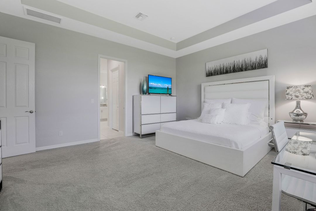 3001 Sunset Pointe Cir, Cape Coral, FL 33914