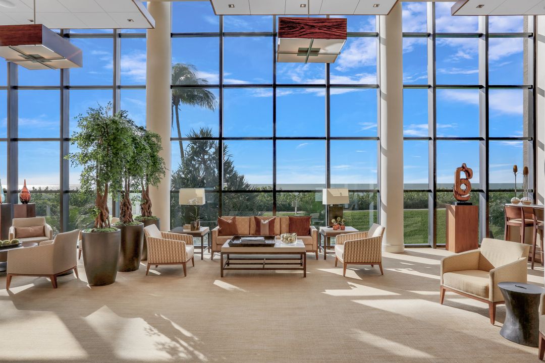 4951 Gulf Shore Blvd #302, Naples, FL 34103