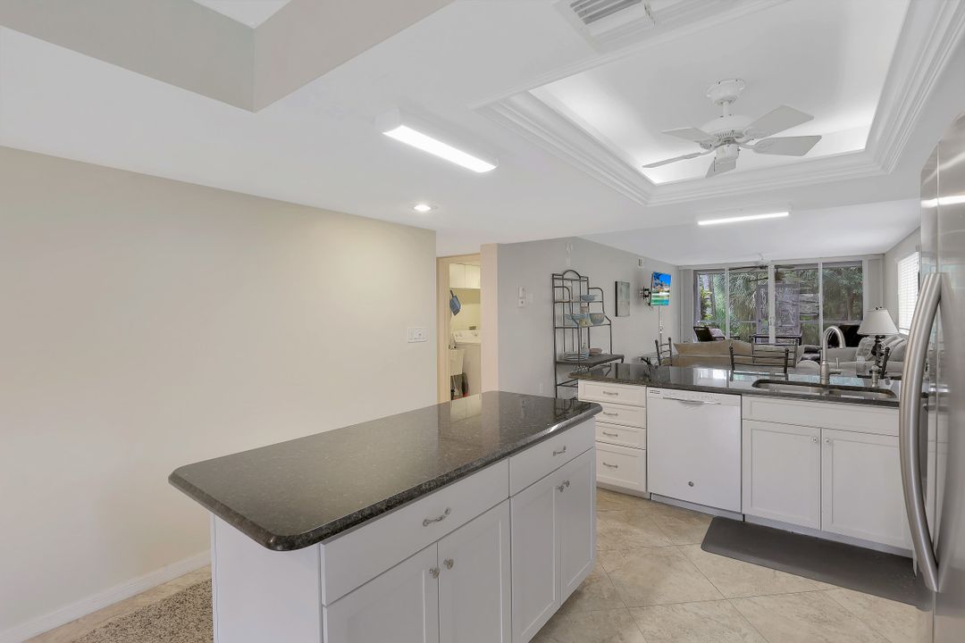 285 Naples Cove Dr #1106, Naples, FL 34110