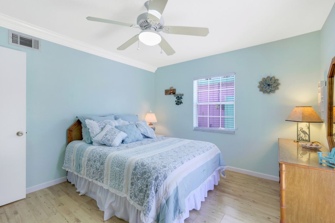 2471 Oleander St, Saint James City, FL 33956