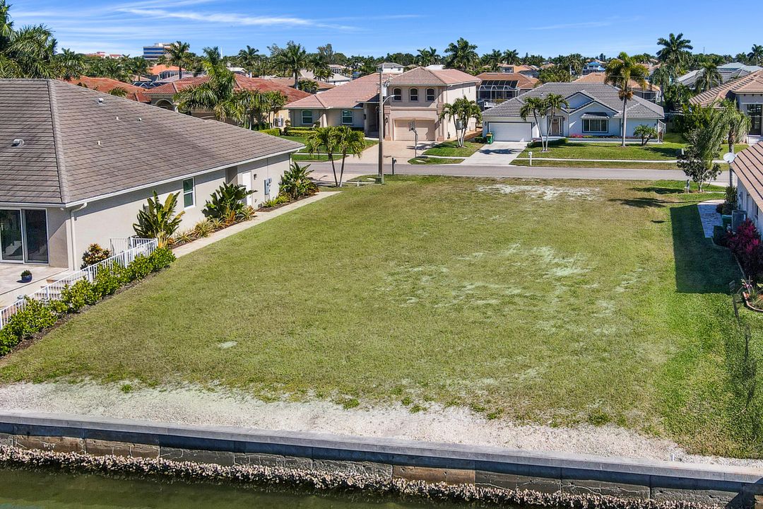 418 Marquesas Ct, Marco Island, FL 34145