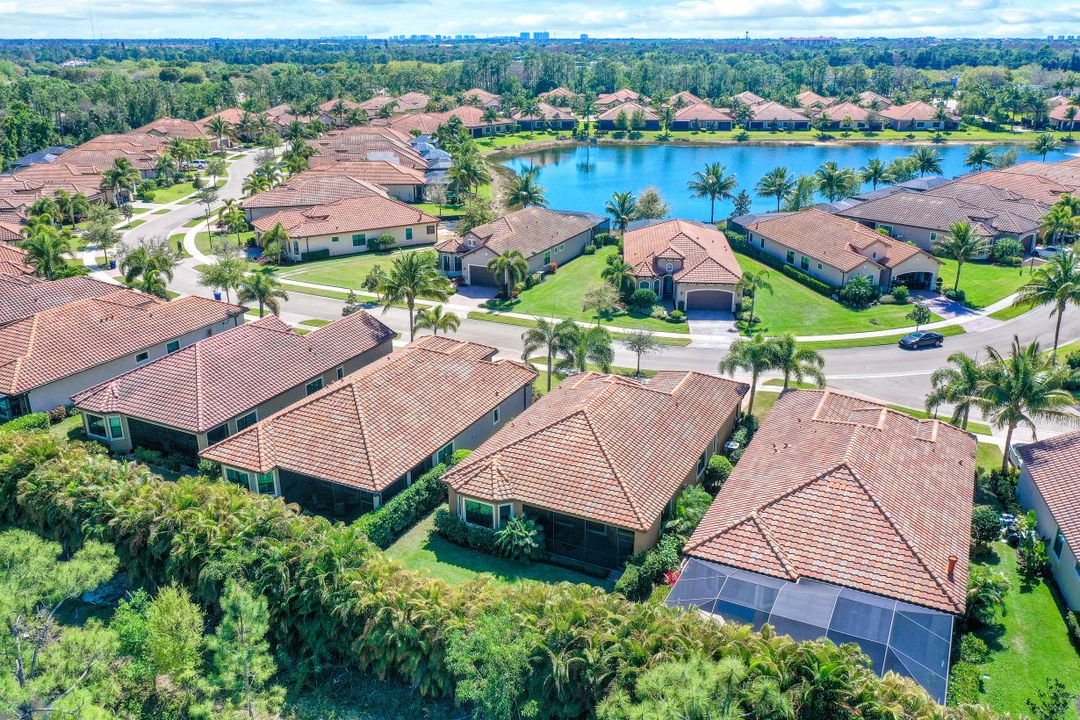 9247 Isla Bella Cir, Bonita Springs, FL 34135