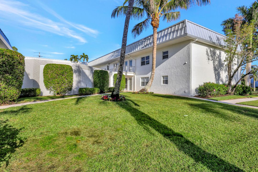 4100 Belair Ln #204, Naples, FL 34103