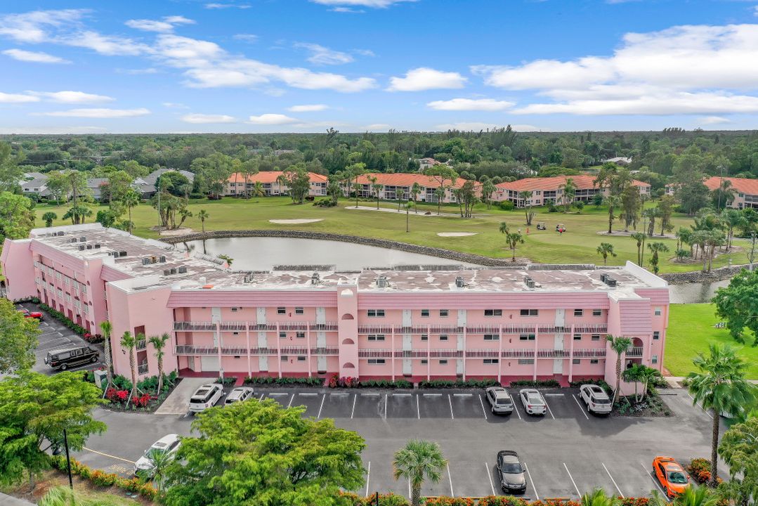 300 Forest Lakes Blvd #212, Naples, FL 34105