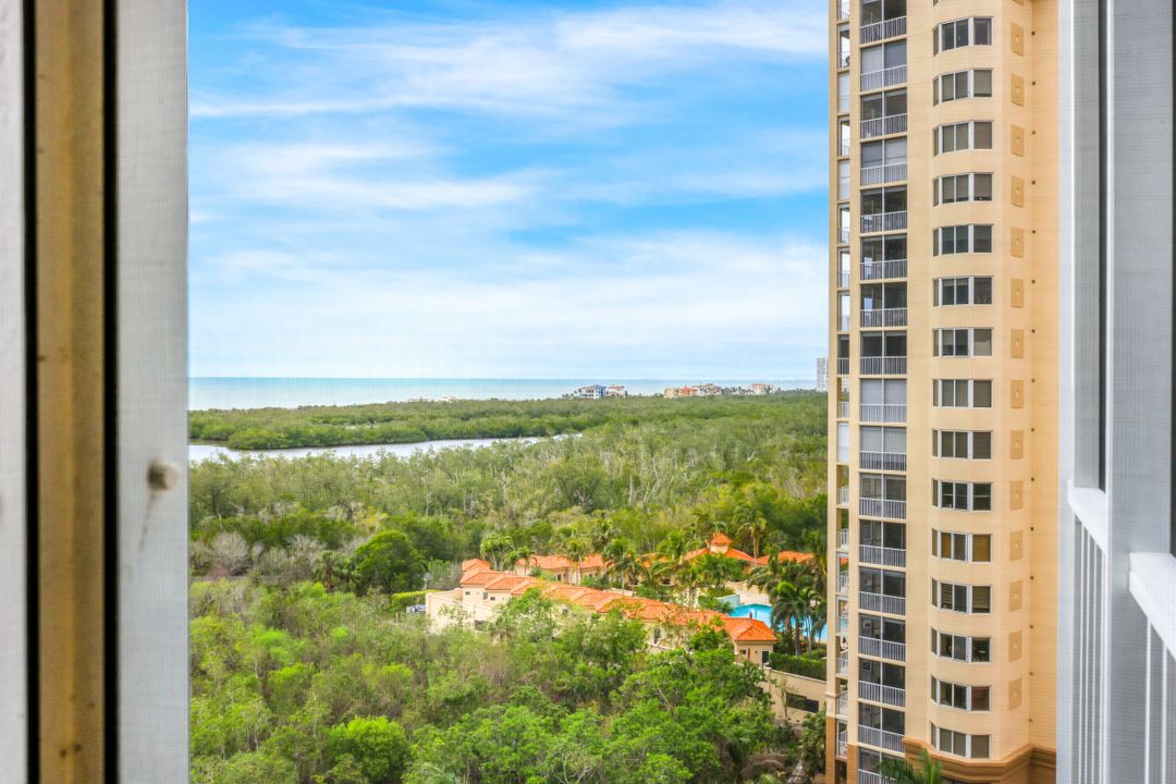 6585 Nicholas Blvd #1103, Naples, FL 34108