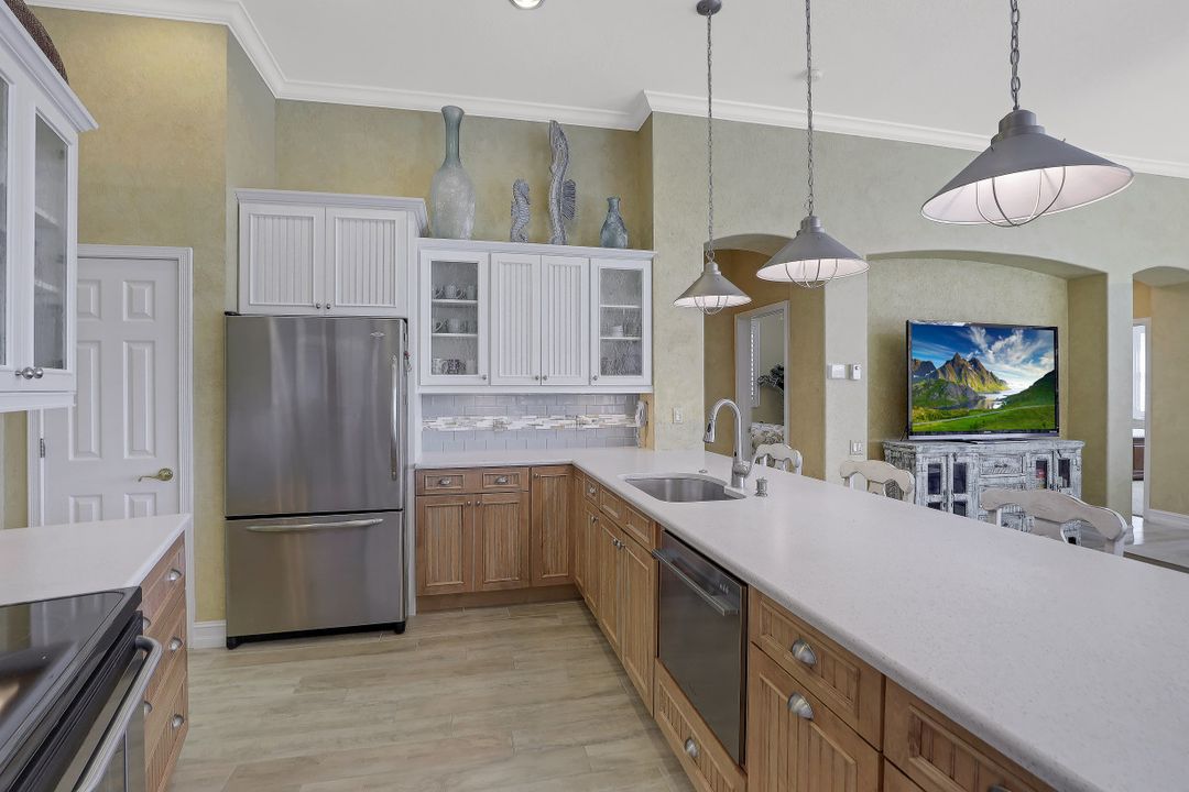 1900 Lagoon Ln, Cape Coral, FL 33914