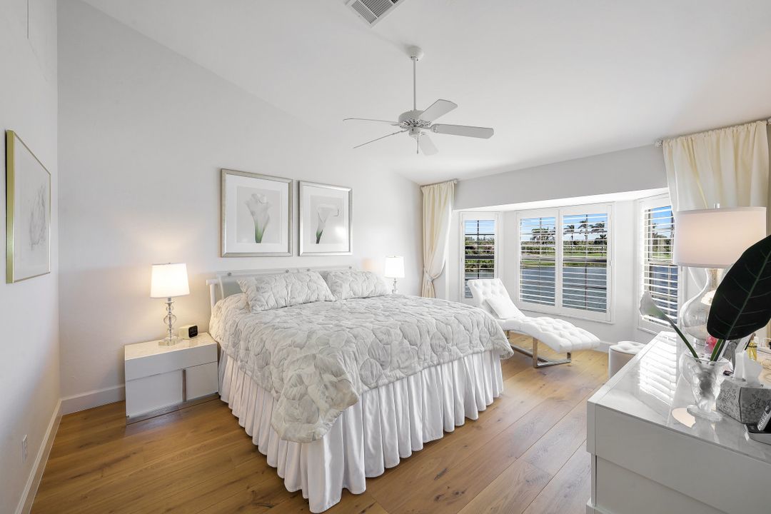 3552 Windjammer Cir #902, Naples, FL 34112