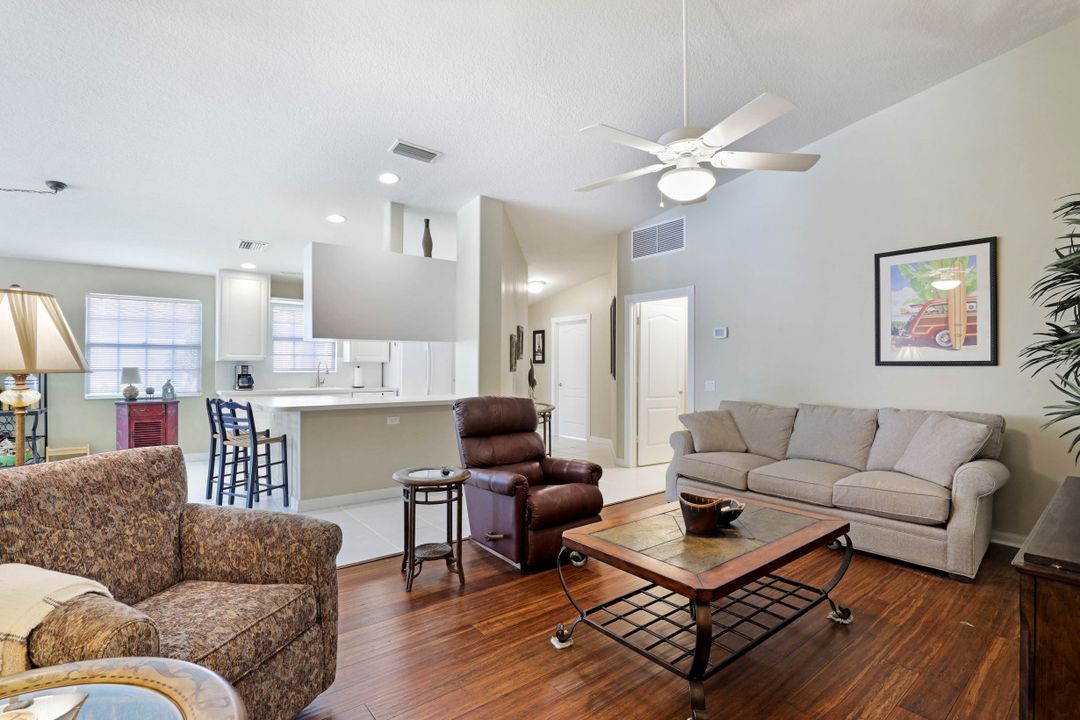 4209 St George Ln, Naples, FL 34119