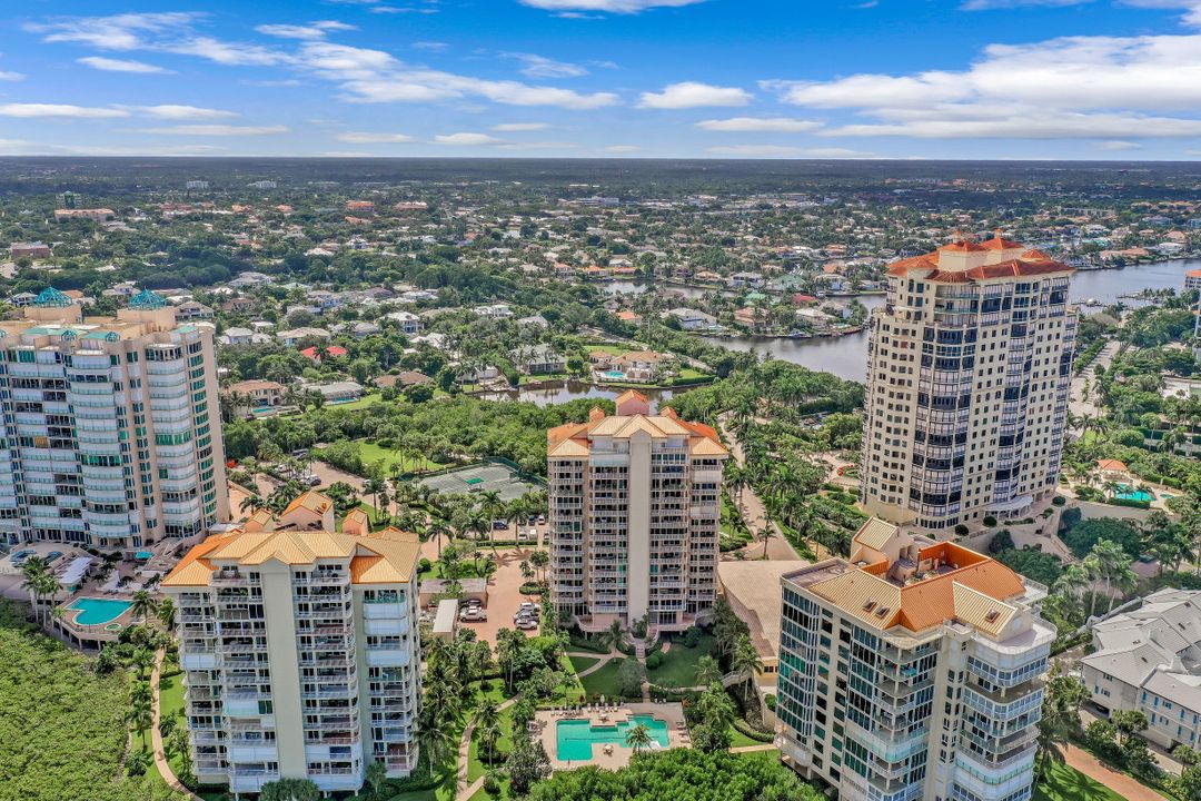 40 Seagate Dr #1101, Naples, FL 34103