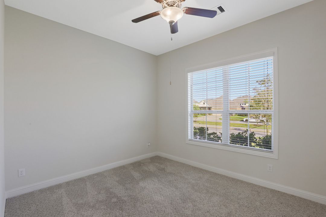 409 Westwood Dr, League City, TX 77573