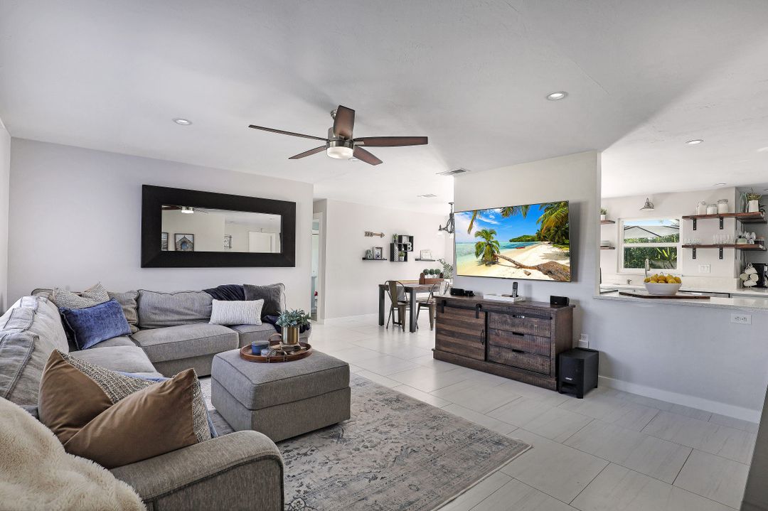 2680 Longboat Dr, Naples, FL 34104