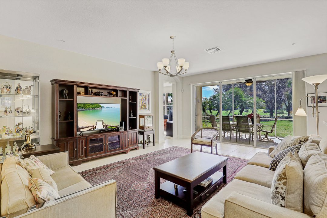 4600 Winged Foot Ct #104, Naples, FL 34112