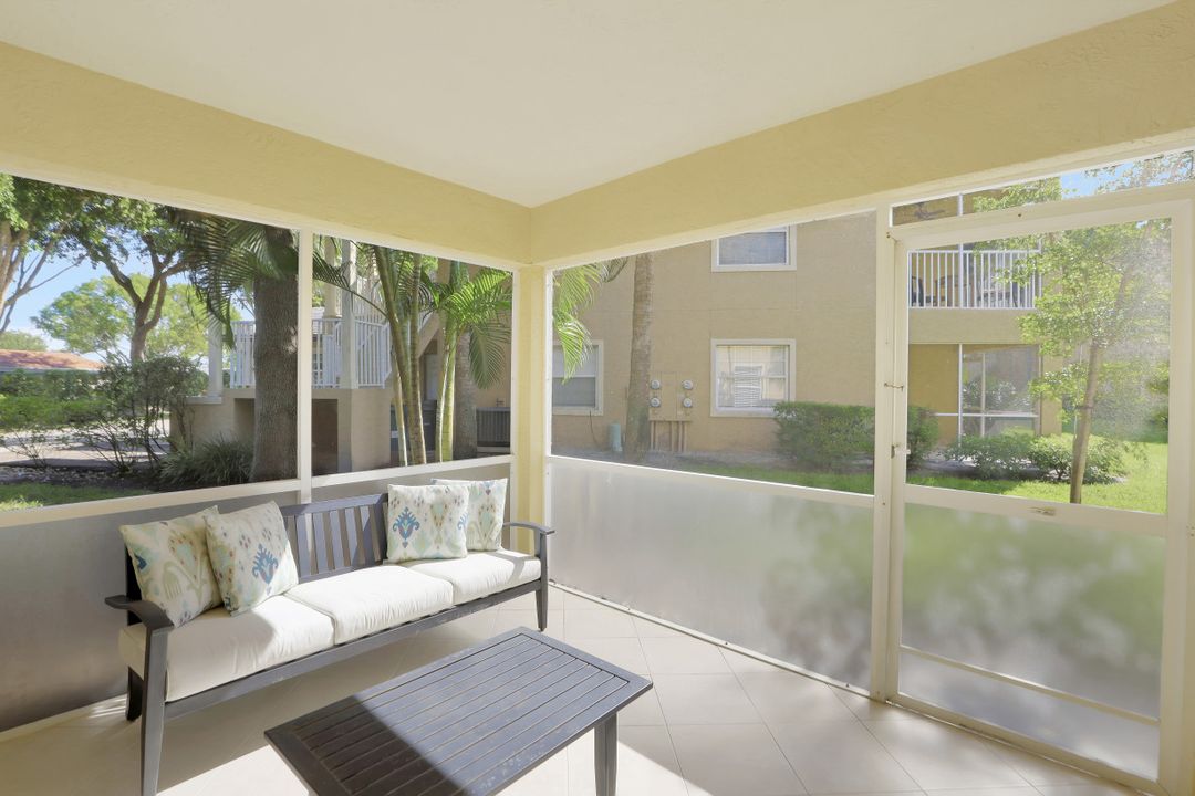 9605 Crescent Garden Dr, Naples, FL 34109