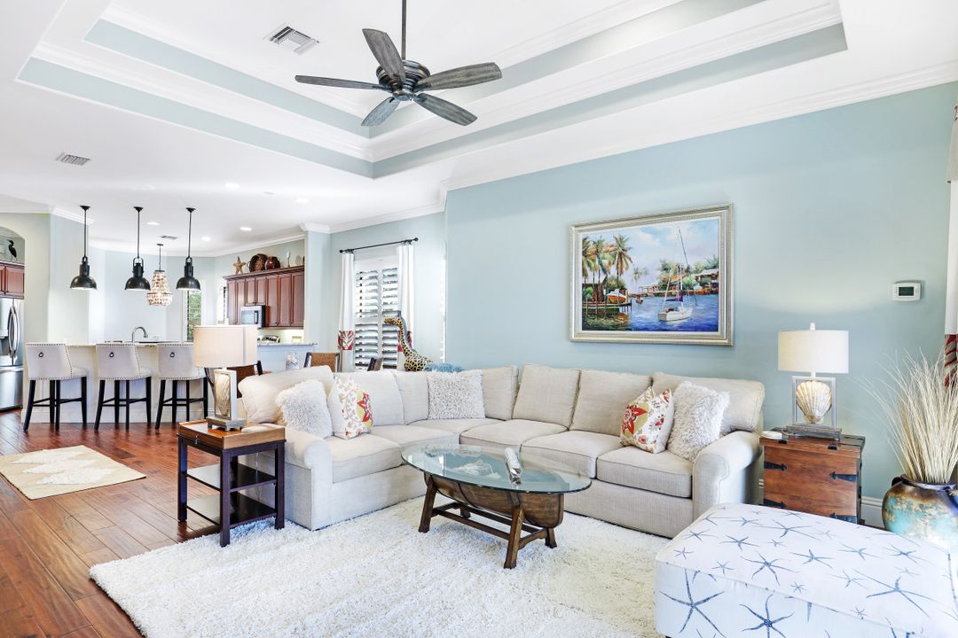 7599 Moorgate Point Way, Naples, FL 34113