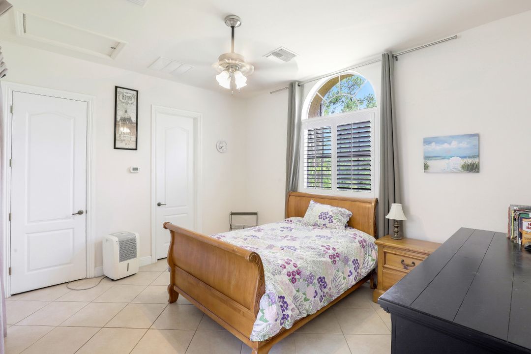 3660 7th Ave NW, Naples, FL 34120