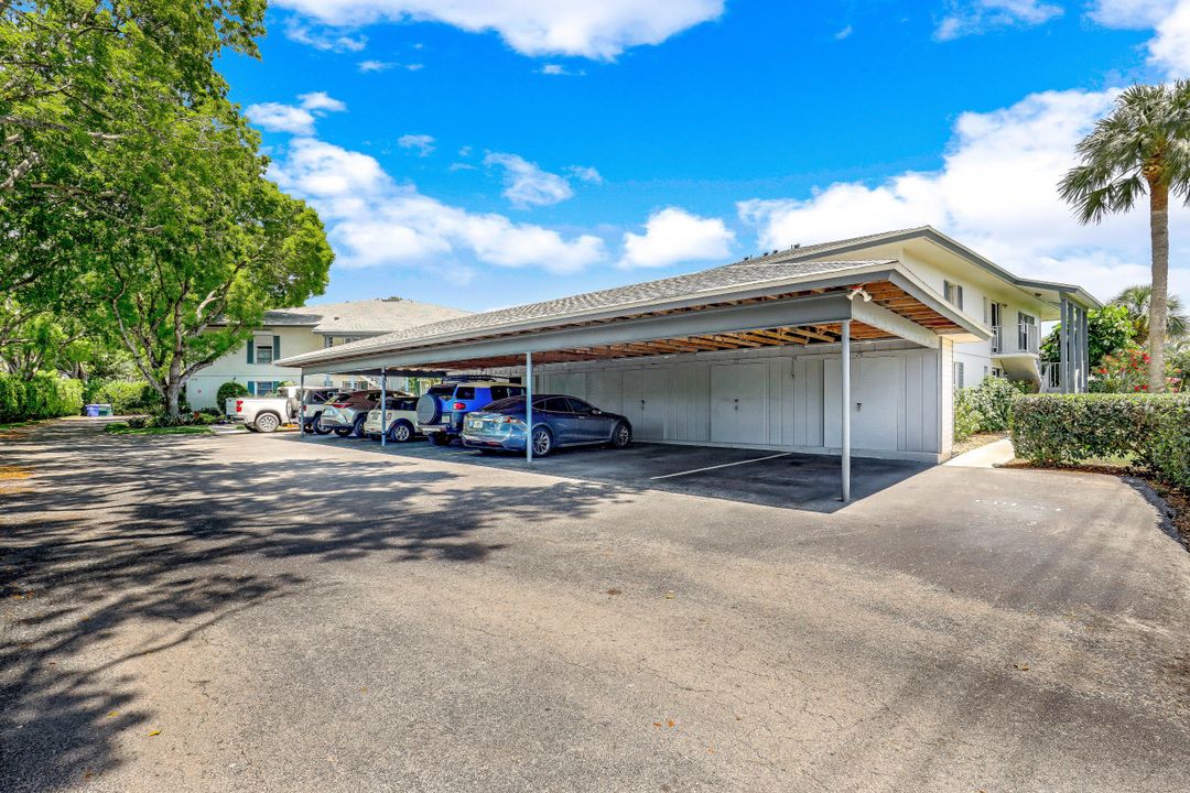 3300 Binnacle Dr #101, Naples, FL 34103