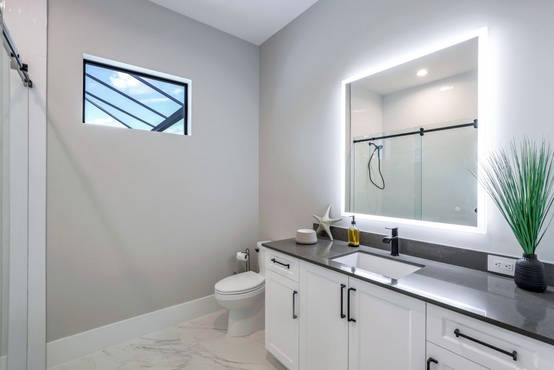 2088 Oakes Blvd, Naples, FL 34119