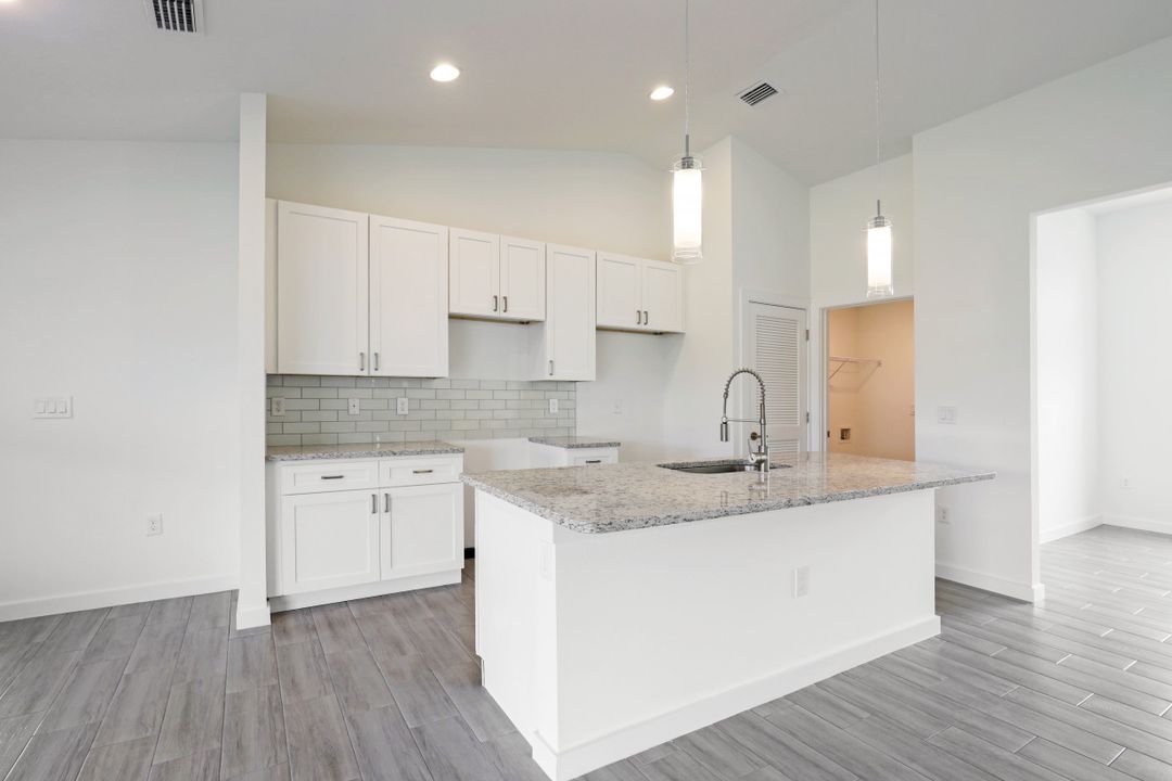 2506 50th St SW, Lehigh Acres, FL 33976