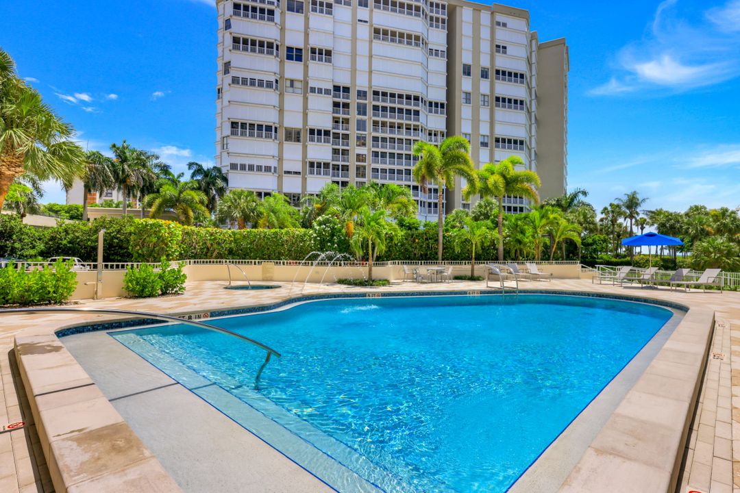 4451 Gulf Shore Blvd N #302, Naples, FL 34103