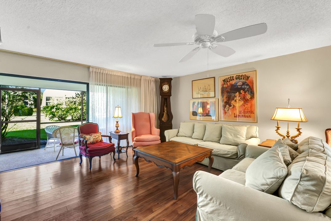 1617 Spoonbill Ln, Naples, FL 34105