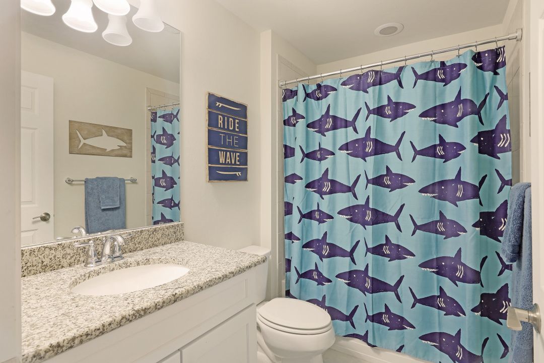 16083 Camden Lakes Cir, Naples, FL 34110