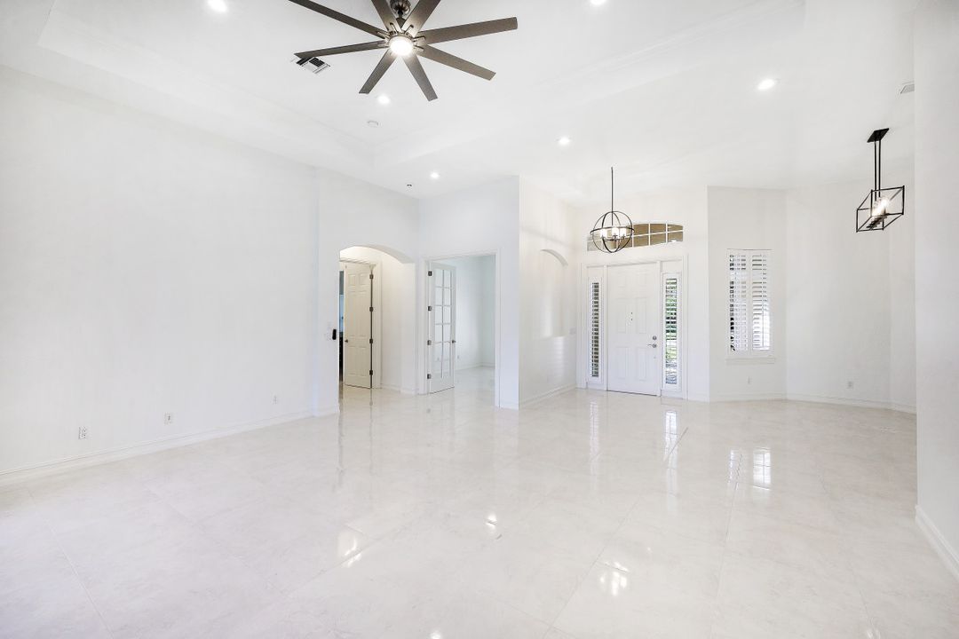 4899 Rustic Oaks Cir, Naples, FL 34105