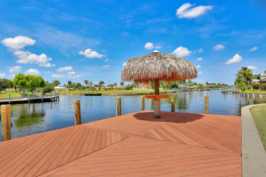 1902 SE 32nd St, Cape Coral, FL 33904