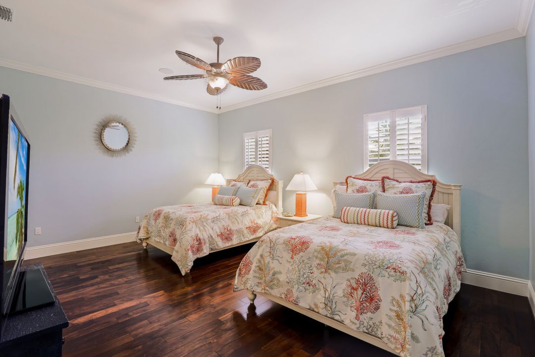 385 Sea Grove Ln #201, Naples, FL 34110