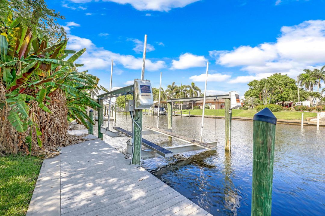 5360 Mikado Ct, Cape Coral, FL 33904