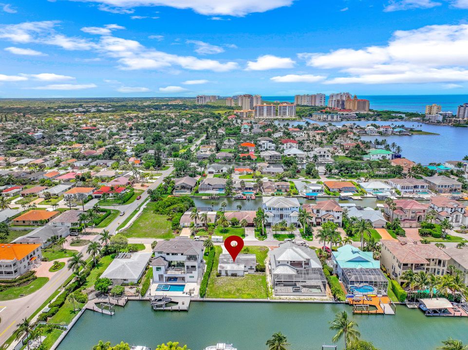 469 Tradewinds Ave, Naples, FL 34108