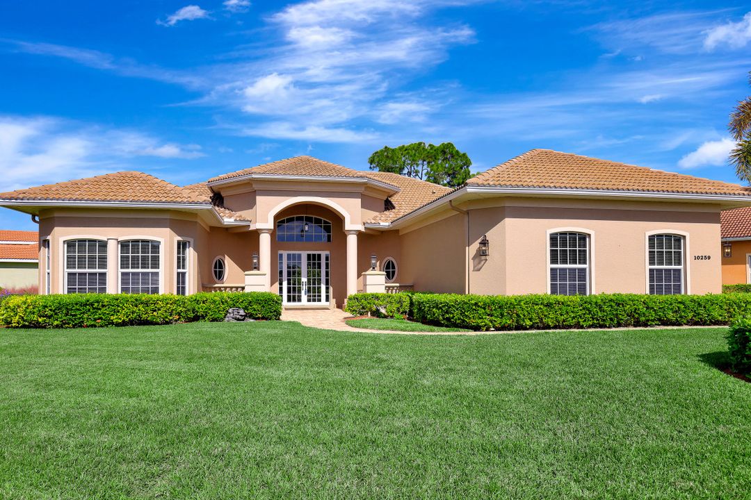 10259 Avonleigh Dr, Bonita Springs, FL 34135