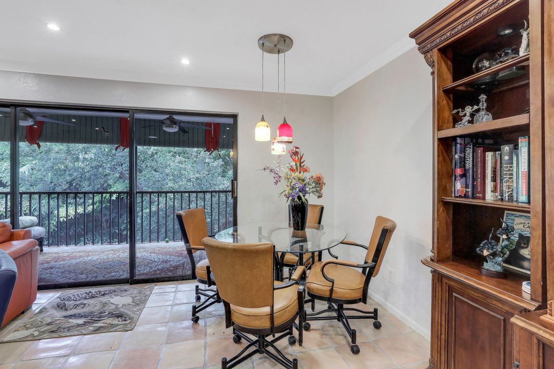 990 8th St S #2 B, Naples, FL 34102