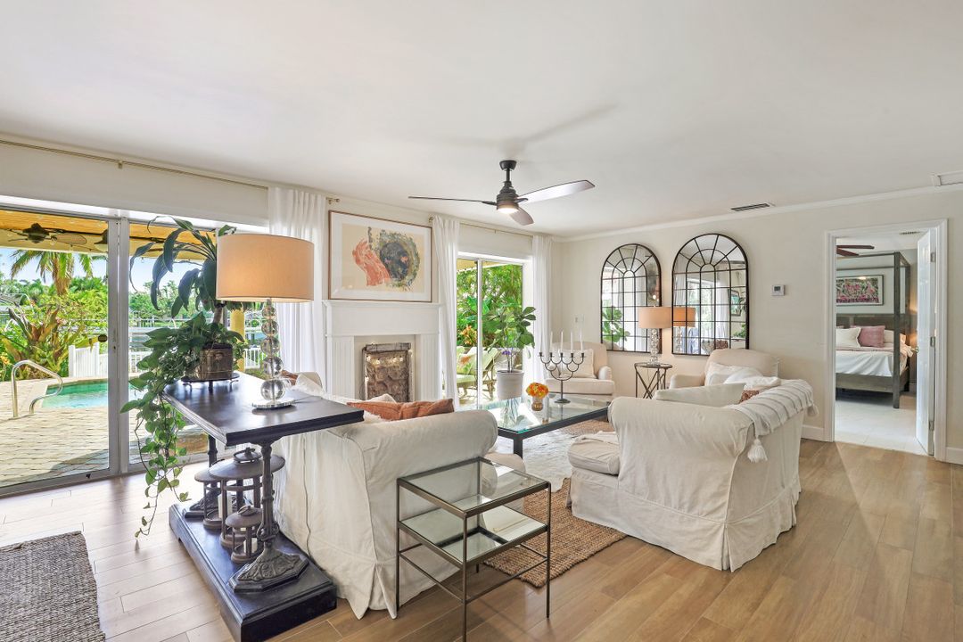 1030 Aqua Ln, Fort Myers, FL 33919