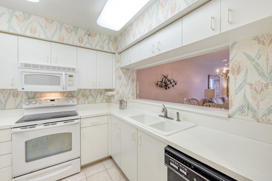 990 Cape Marco Dr #1102, Marco Island, FL 34145