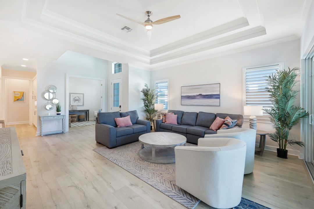 6295 Arriba Ave, Naples, FL 34113