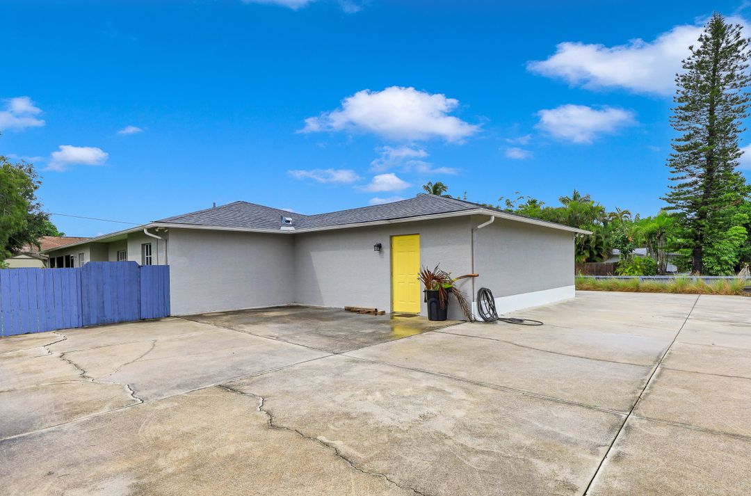 206 Kirtland Dr, Naples, FL 34110