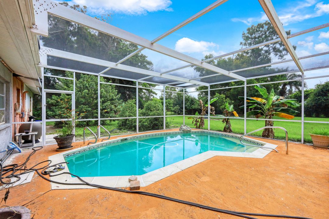 5257 Cypress Ln, Naples, FL 34113