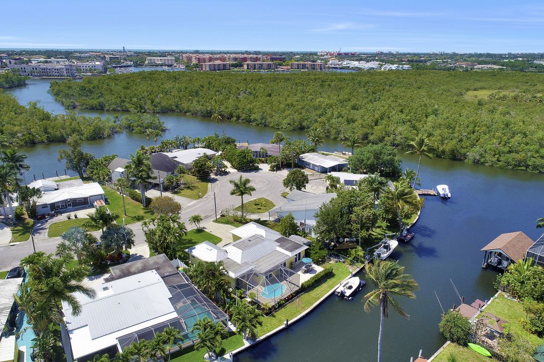 1765 Harbor Ln, Naples, FL 34104